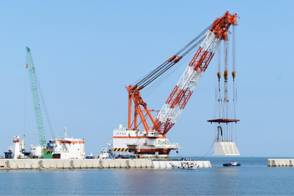 Strategic Planning and Site Analysis in Marine Construction Projects