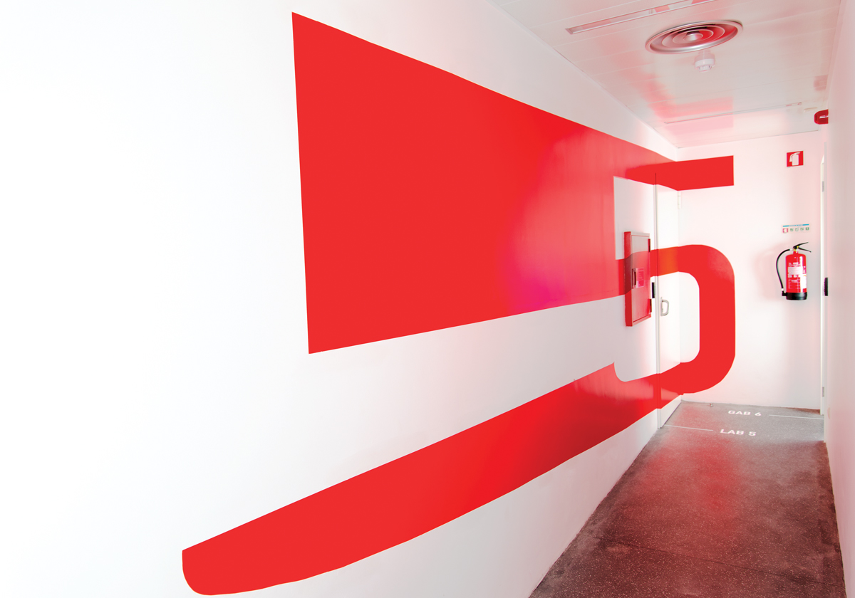 The Role of Custom Art Curation in Environmental Wayfinding Design