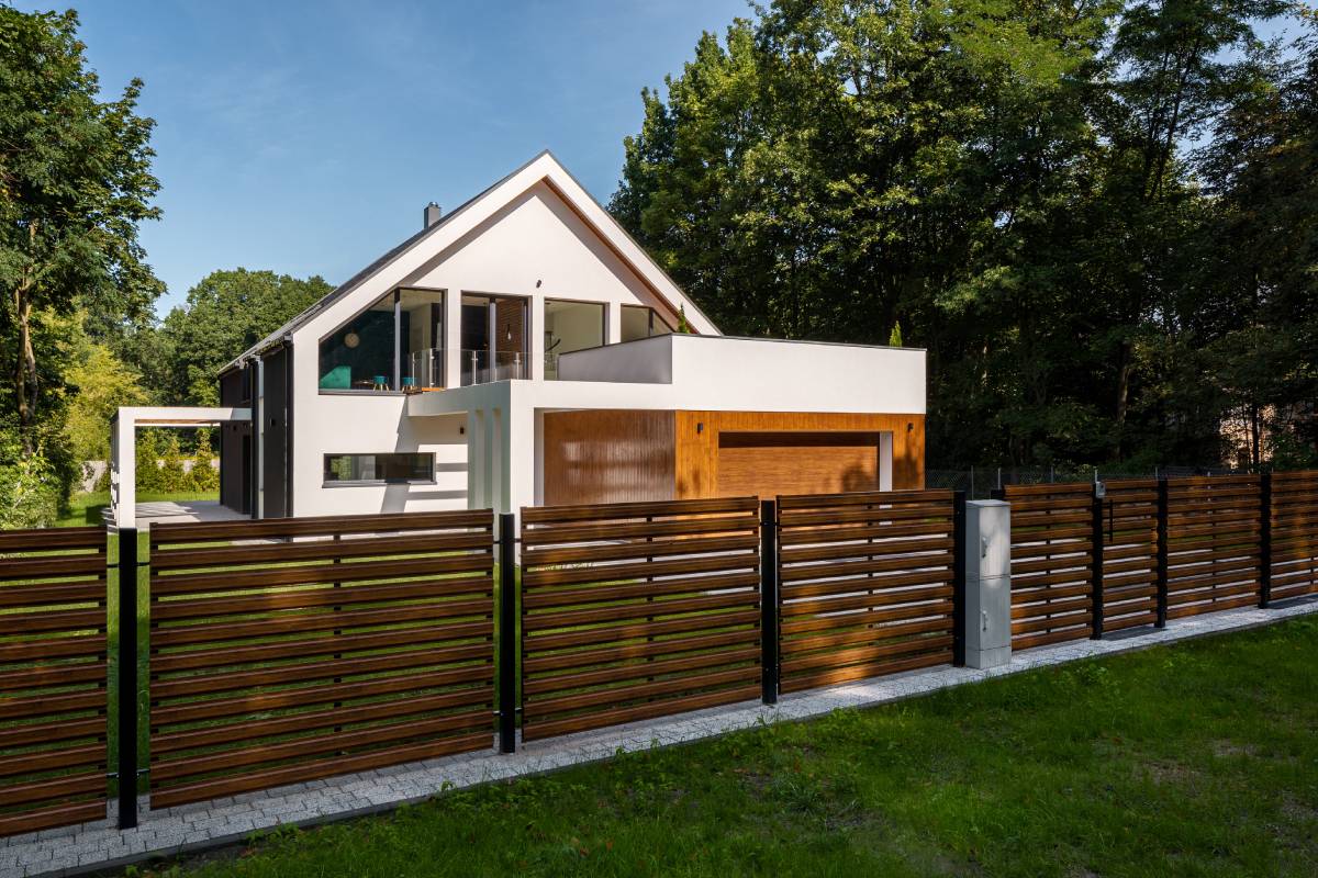 Benefits Of Considering A Fencing Company For Your Home